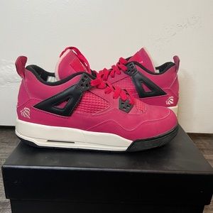 Jordan 4 Voltage Cherry, good condition. 6.5y